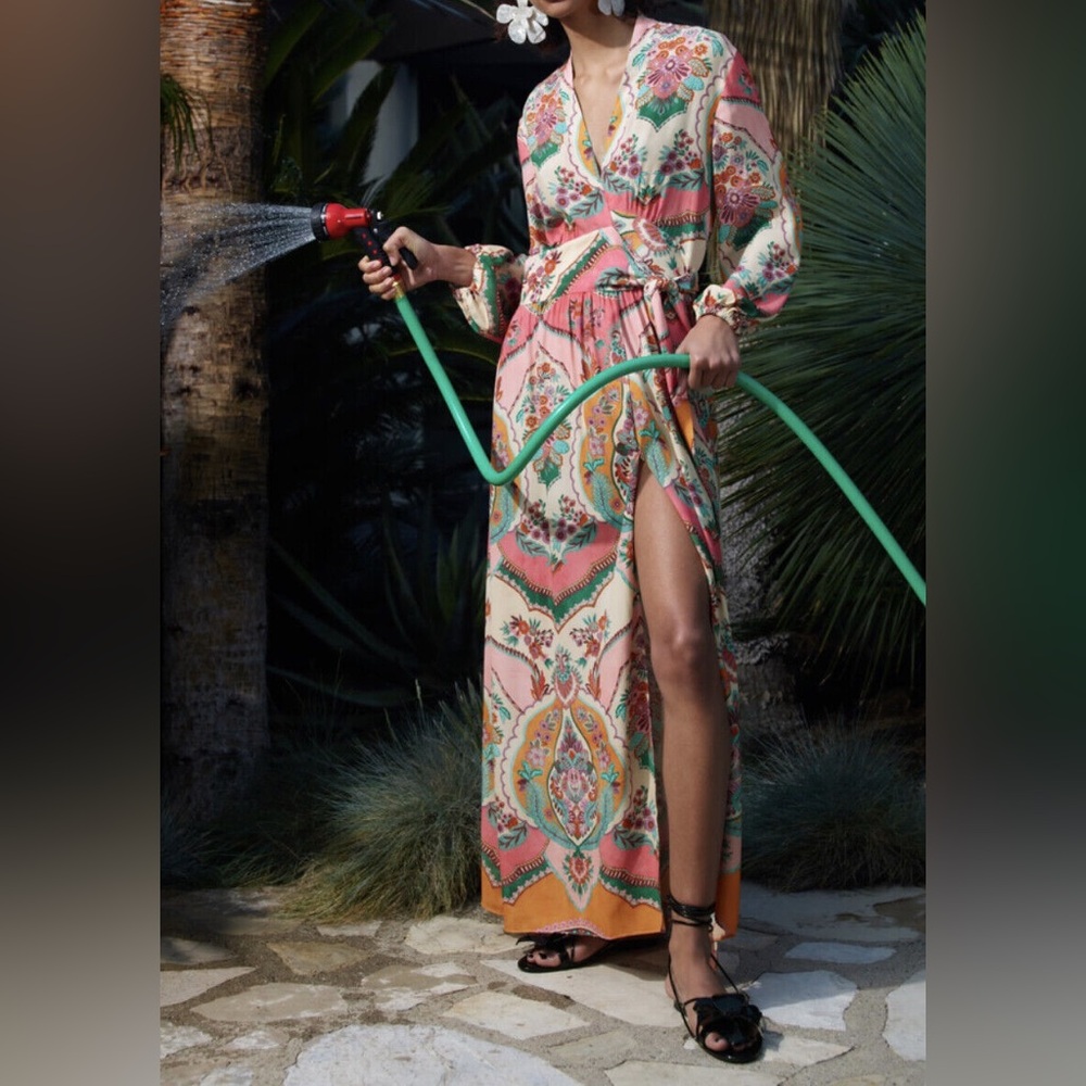 Rare Zara printed floral wrap dress - Picture 2 of 9